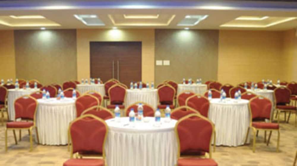 Residency Sarovar Portico Mumbai Exterior photo